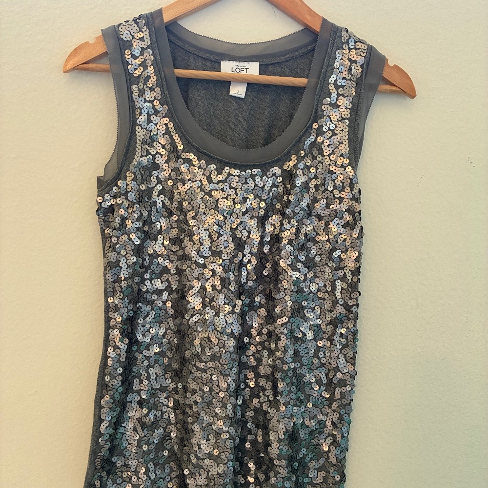 Ann Taylor LOFT Sequin Tank Top – Gray/Silver – Size Small